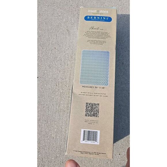 BERNINI Outdoor Insect Shield Blanket 57 X 68 Repels Mosqui, Ticks, fleas, Fly - Picture 5 of 5